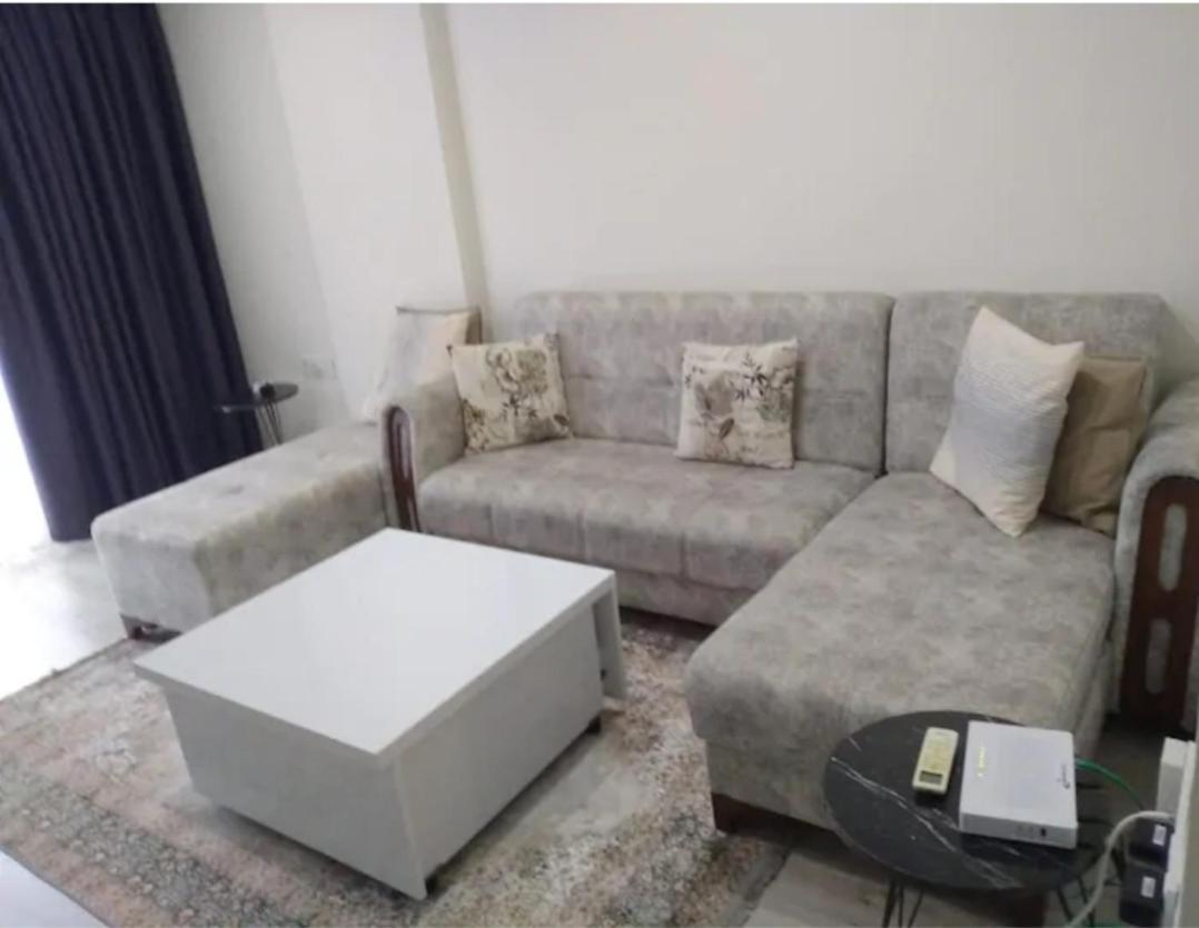 Tema Pool Lara Venezia Apartament
